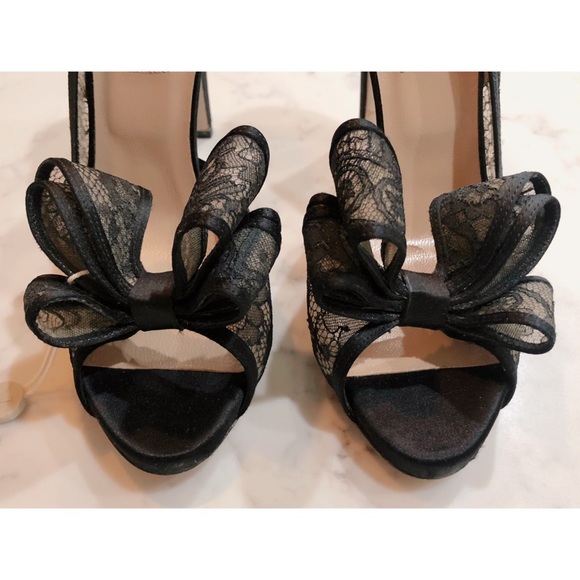VALENTINO GARAVANI Black D’orsay Floral Lace Bow Peep Toe Satin Pumps SZ 36.5 - Picture 4 of 17